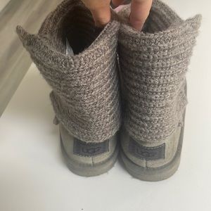 Gray knit Uggs